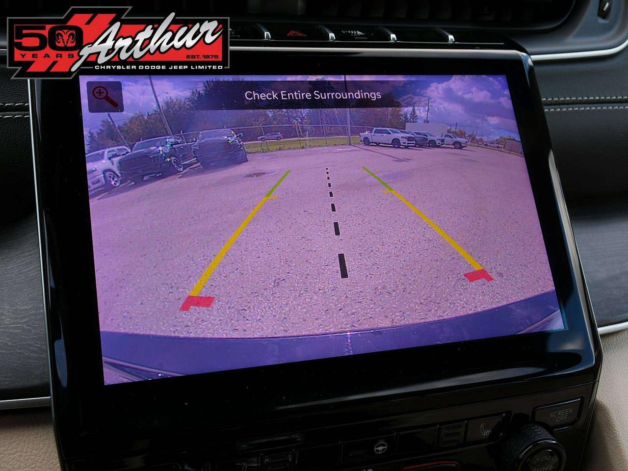 2025 Jeep Grand Cherokee LIMITED L PANO ROOF 2ND ROW BENCH Photo