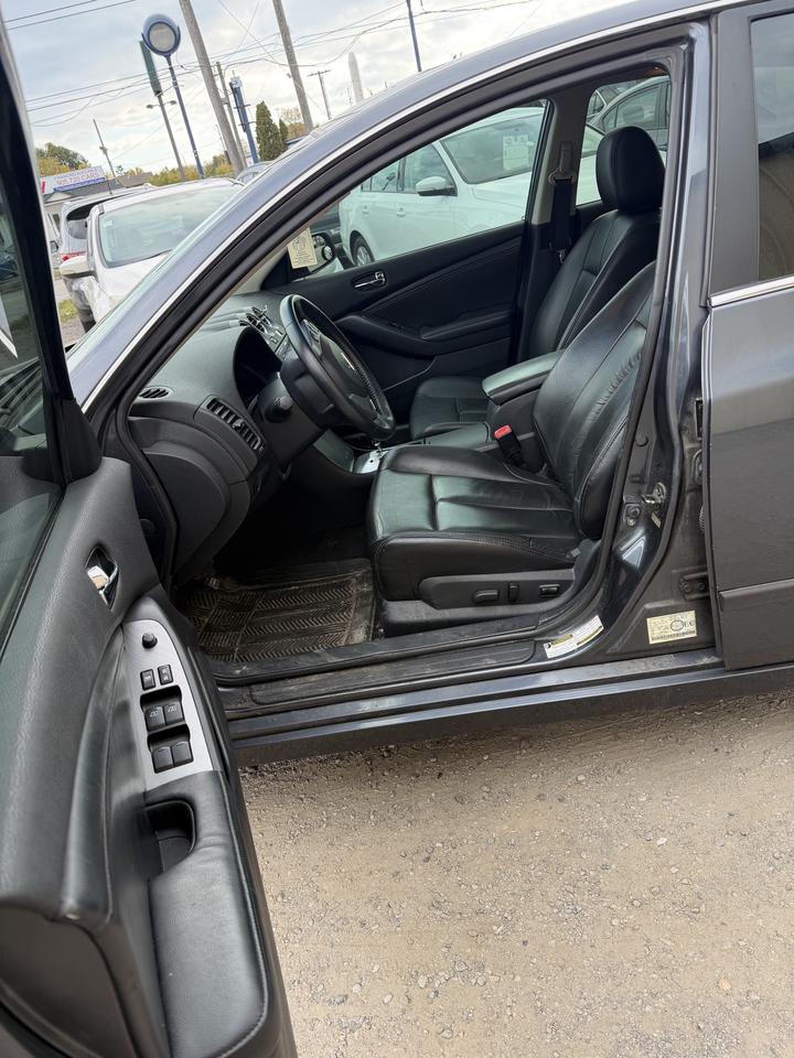 2007 Nissan Altima 3.5 SE Photo