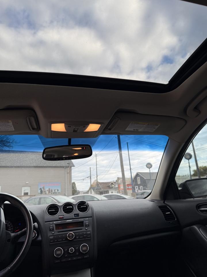 2007 Nissan Altima 3.5 SE Photo