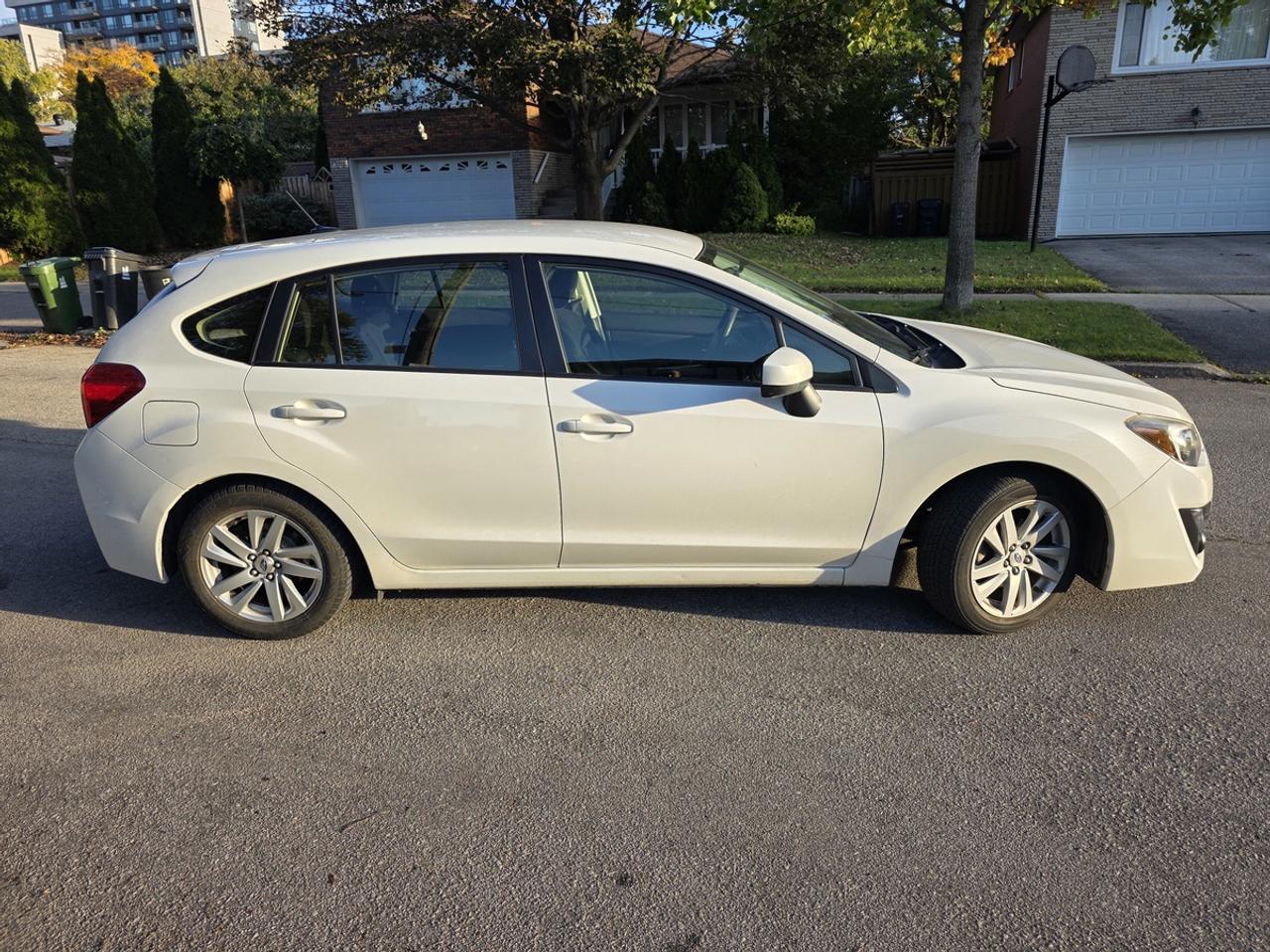2016 Subaru Impreza 2.0i Premium Photo1