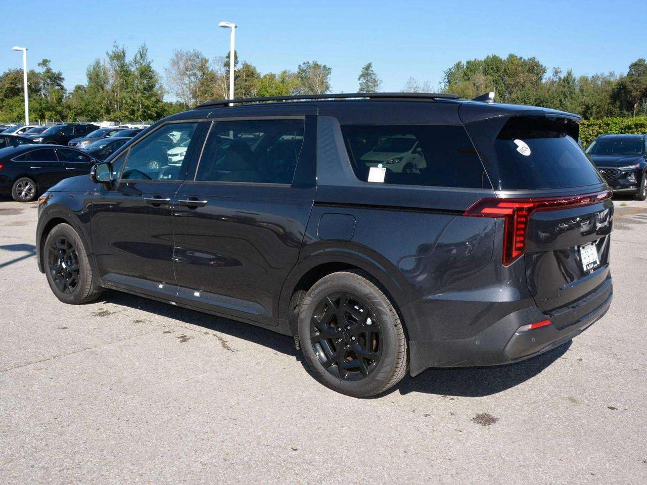 2026 Kia Carnival SX Photo