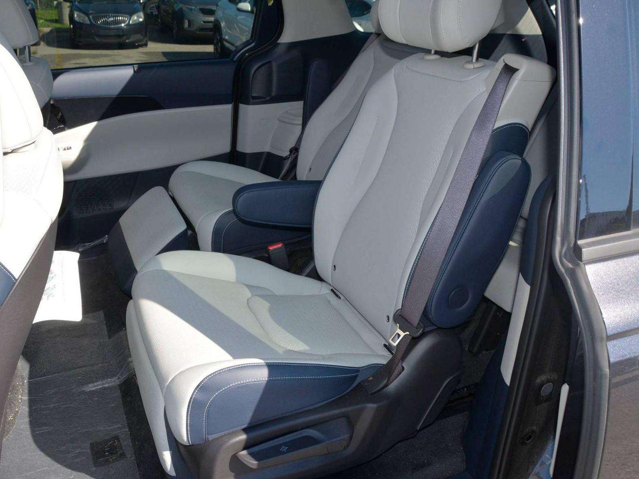 2026 Kia Carnival SX Photo