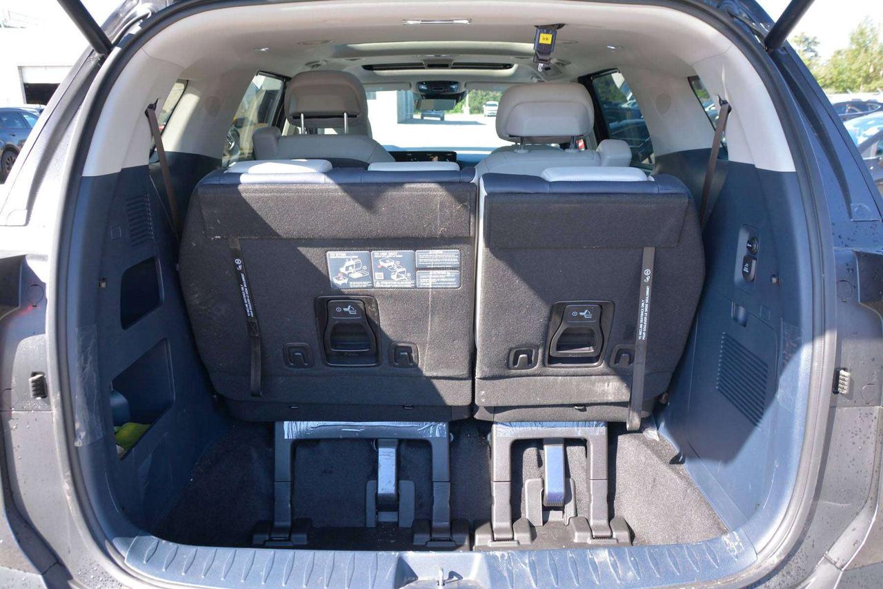 2026 Kia Carnival SX Photo