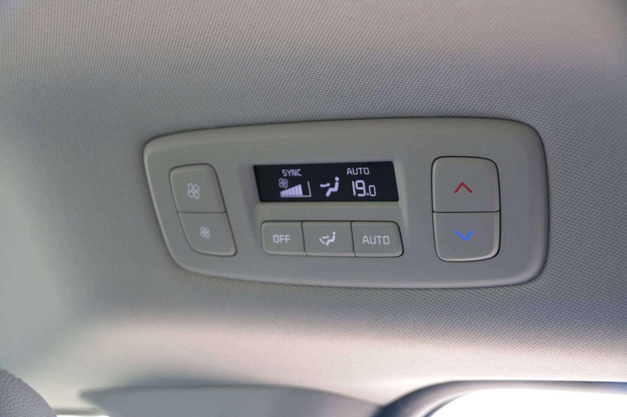 2026 Kia Carnival SX Photo