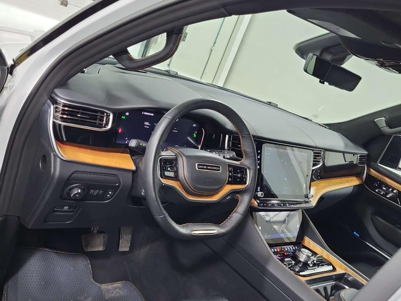 2025 Jeep Grand Wagoneer Series III   SERIES 3   REAR ENTERTAINMENT   MASSAGING SEATS   3-PANEL SUNROOF   MCINTOSH AUDIO   AIR SUSPENSION Photo