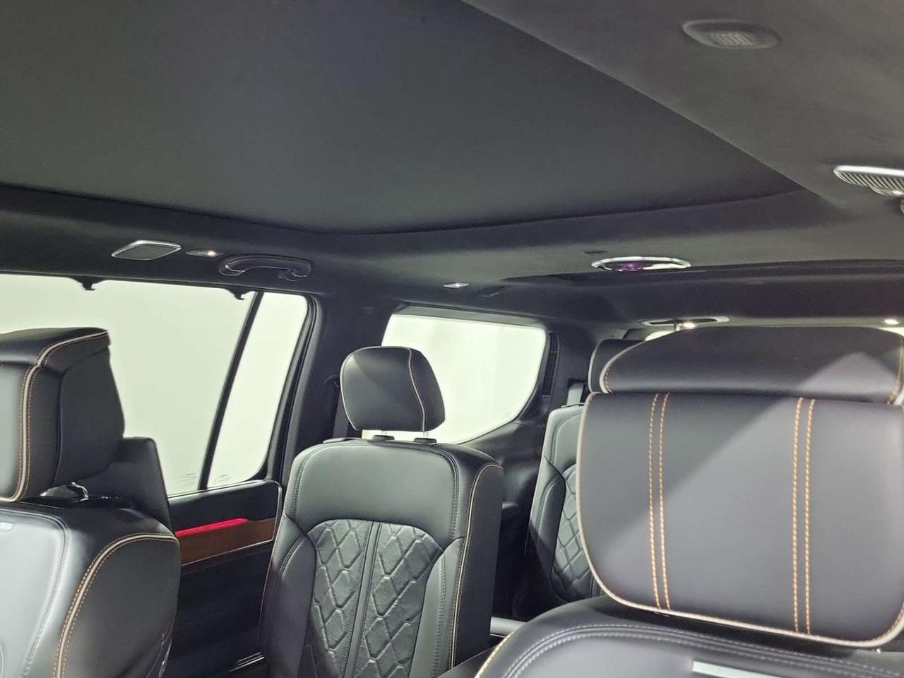 2025 Jeep Grand Wagoneer Series III   SERIES 3   REAR ENTERTAINMENT   MASSAGING SEATS   3-PANEL SUNROOF   MCINTOSH AUDIO   AIR SUSPENSION Photo