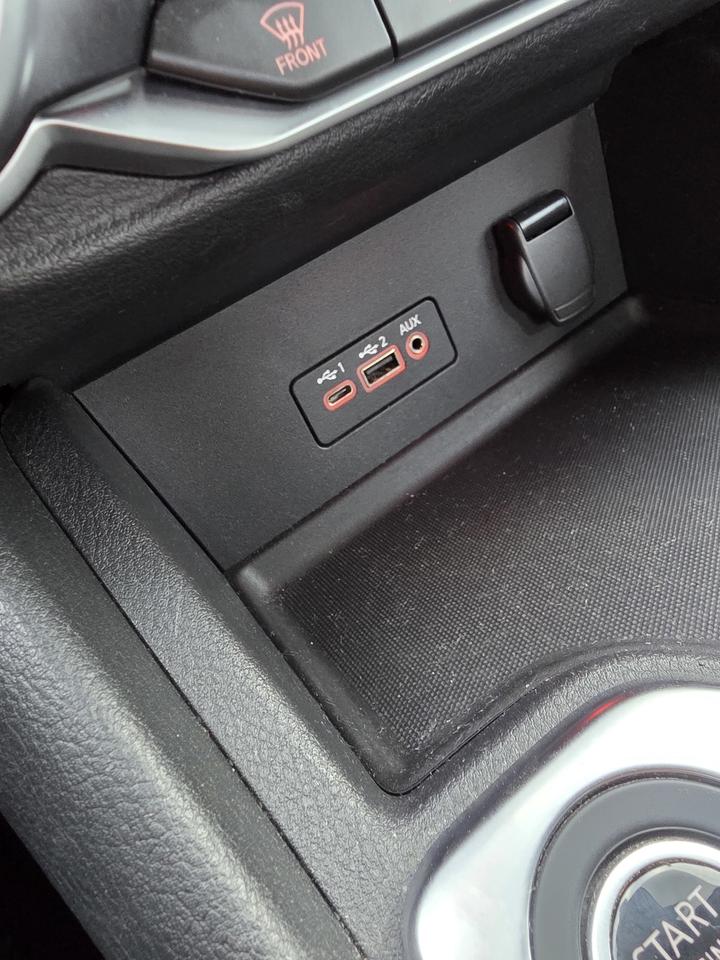 2020 Nissan Sentra SV Photo