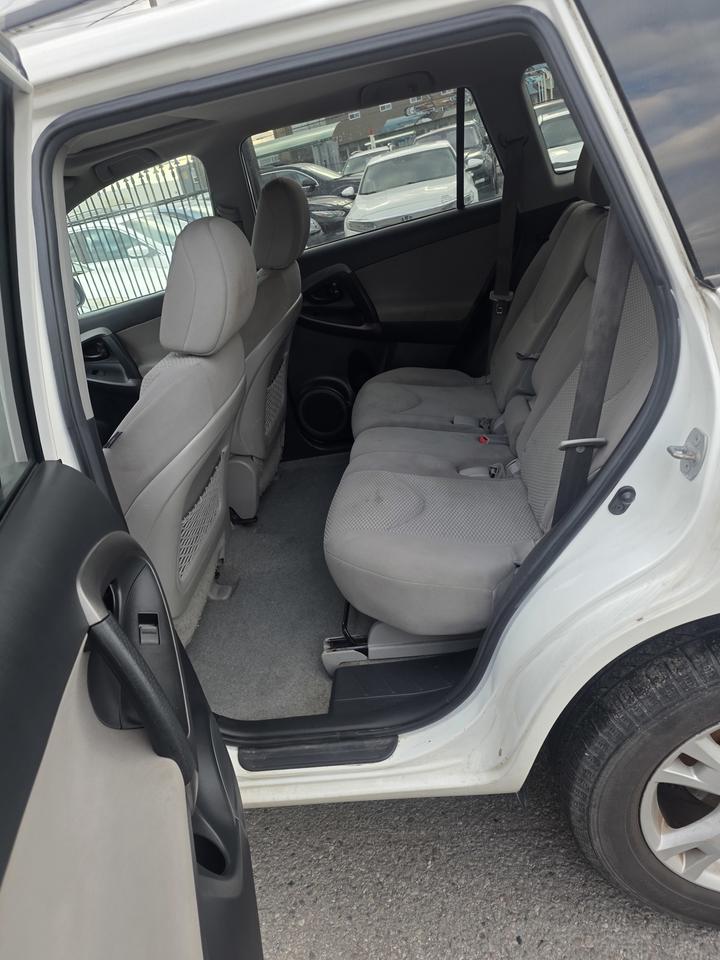 2011 Toyota RAV4 BASE Photo