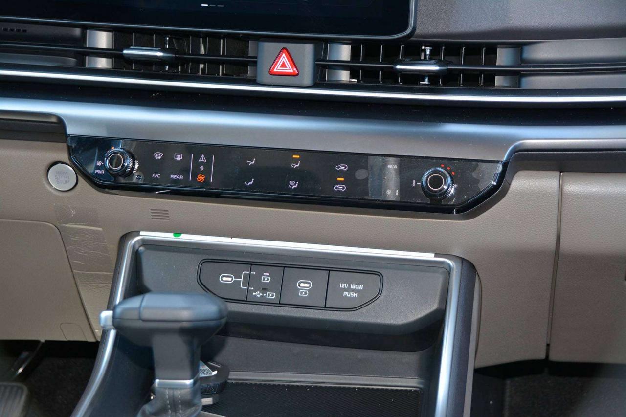 2026 Kia Carnival LX Photo
