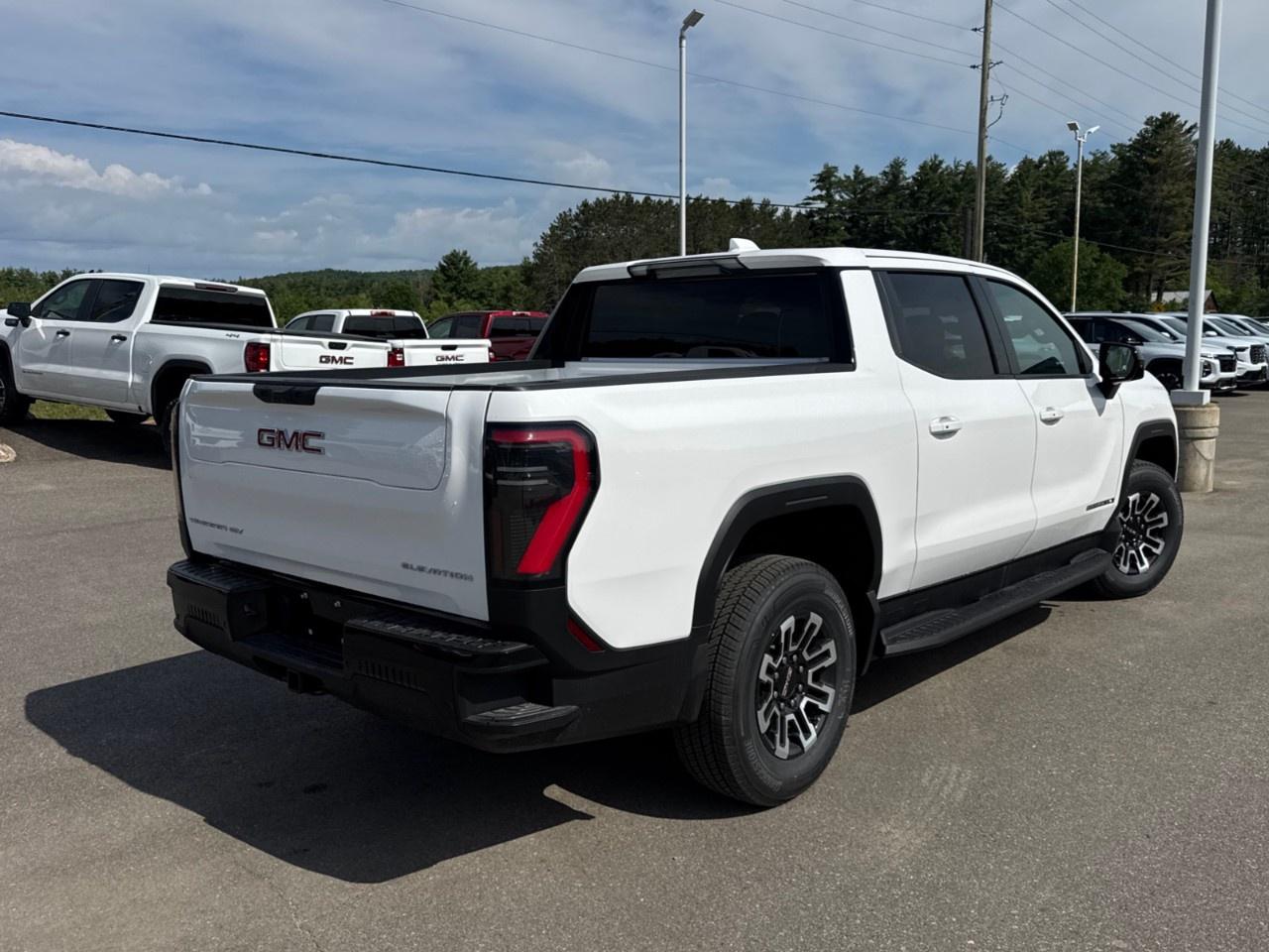 2026 GMC Sierra EV e4WD Crew Cab Standard Range Elevation Photo