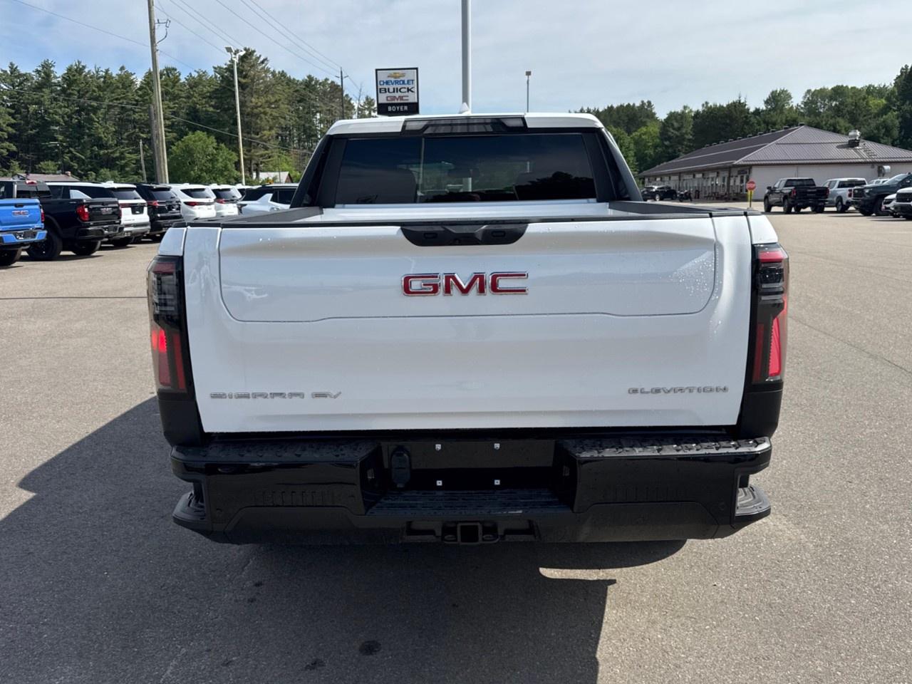 2026 GMC Sierra EV e4WD Crew Cab Standard Range Elevation Photo