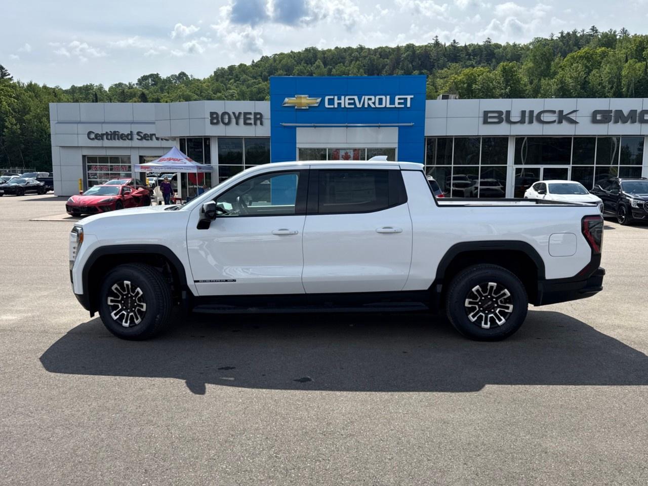 2026 GMC Sierra EV e4WD Crew Cab Standard Range Elevation Photo