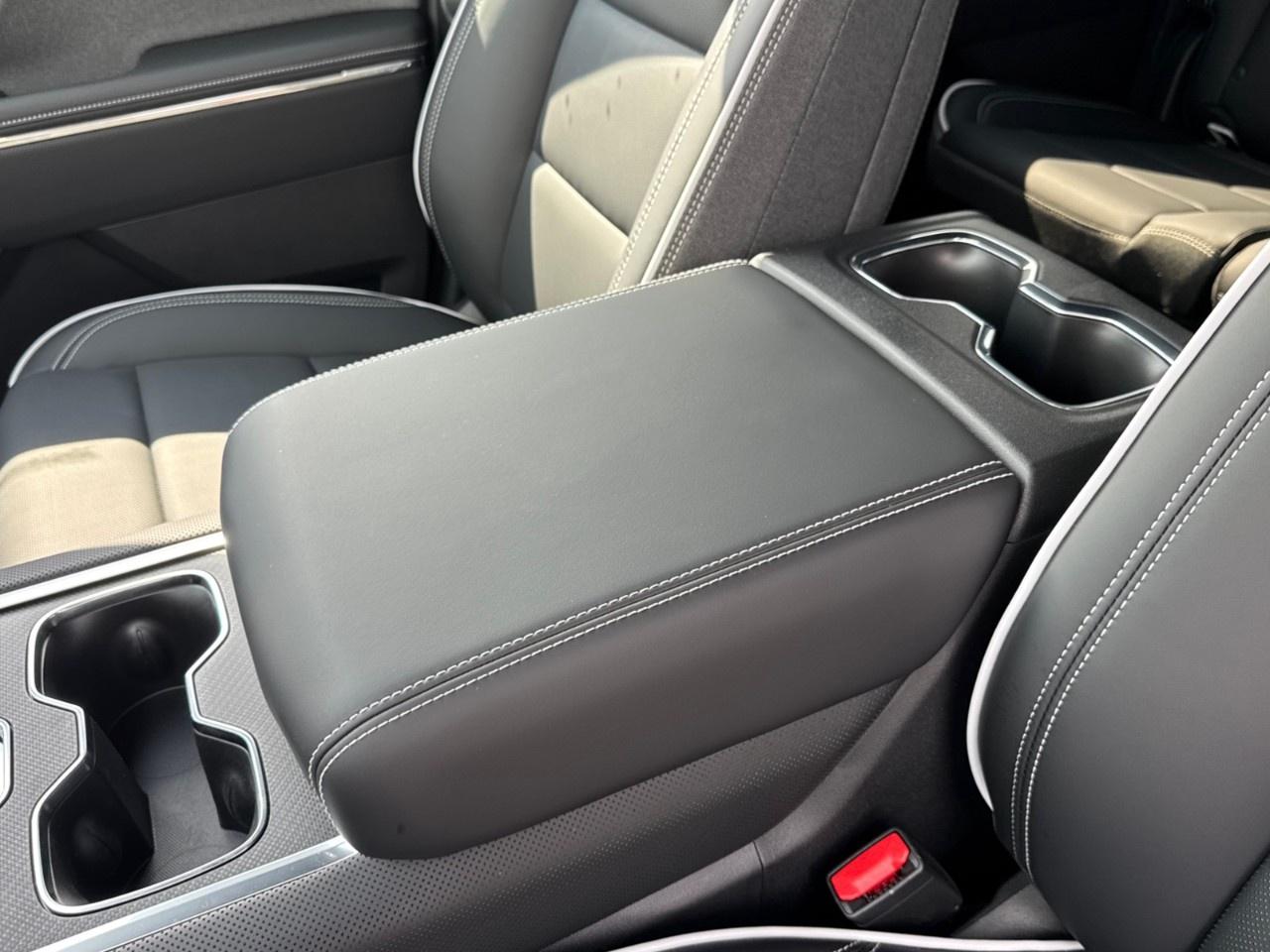 2026 GMC Sierra EV e4WD Crew Cab Standard Range Elevation Photo