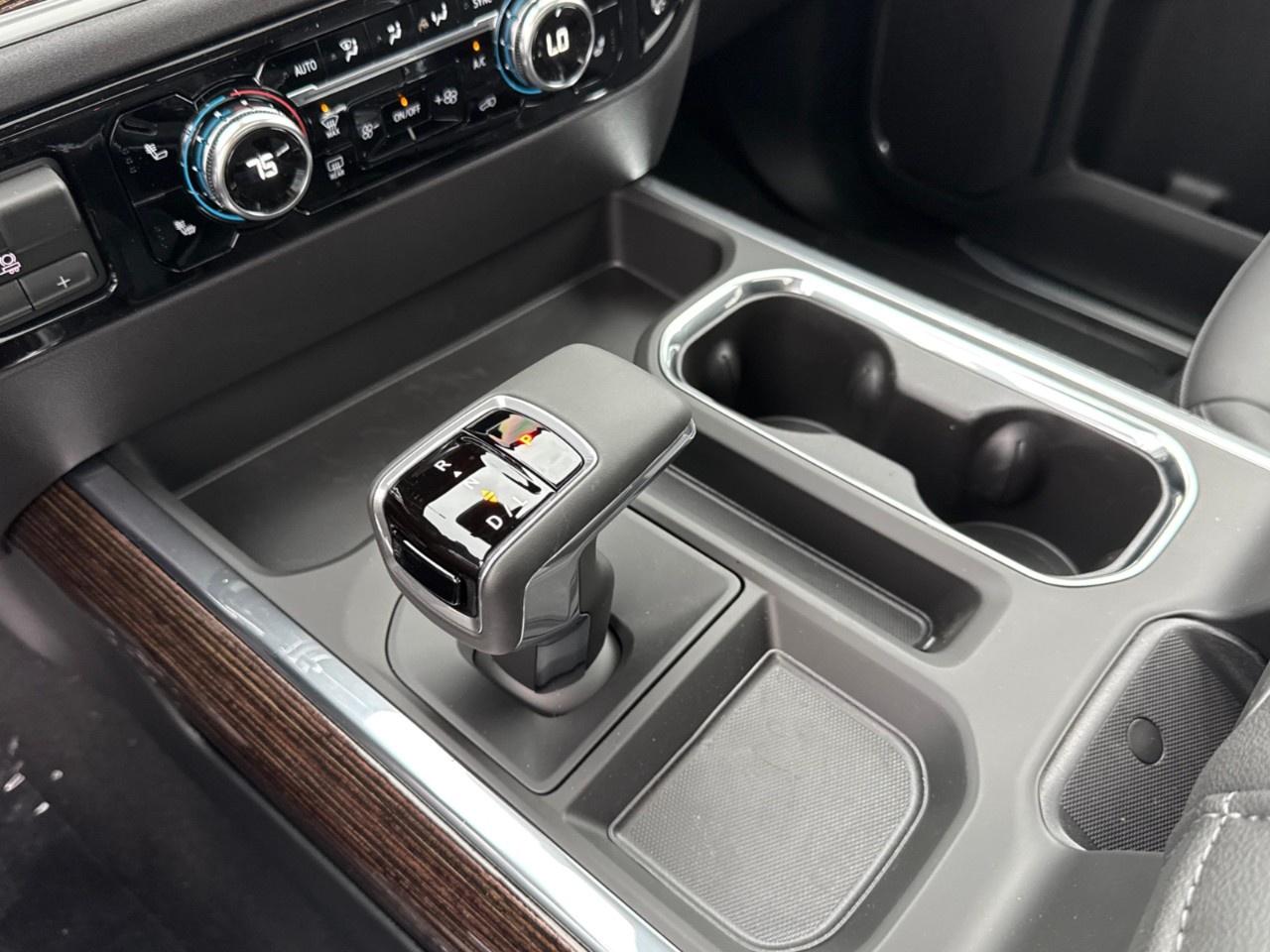 2026 GMC Sierra 1500 Crew Cab Short Box 4-Wheel Drive Elevation Photo