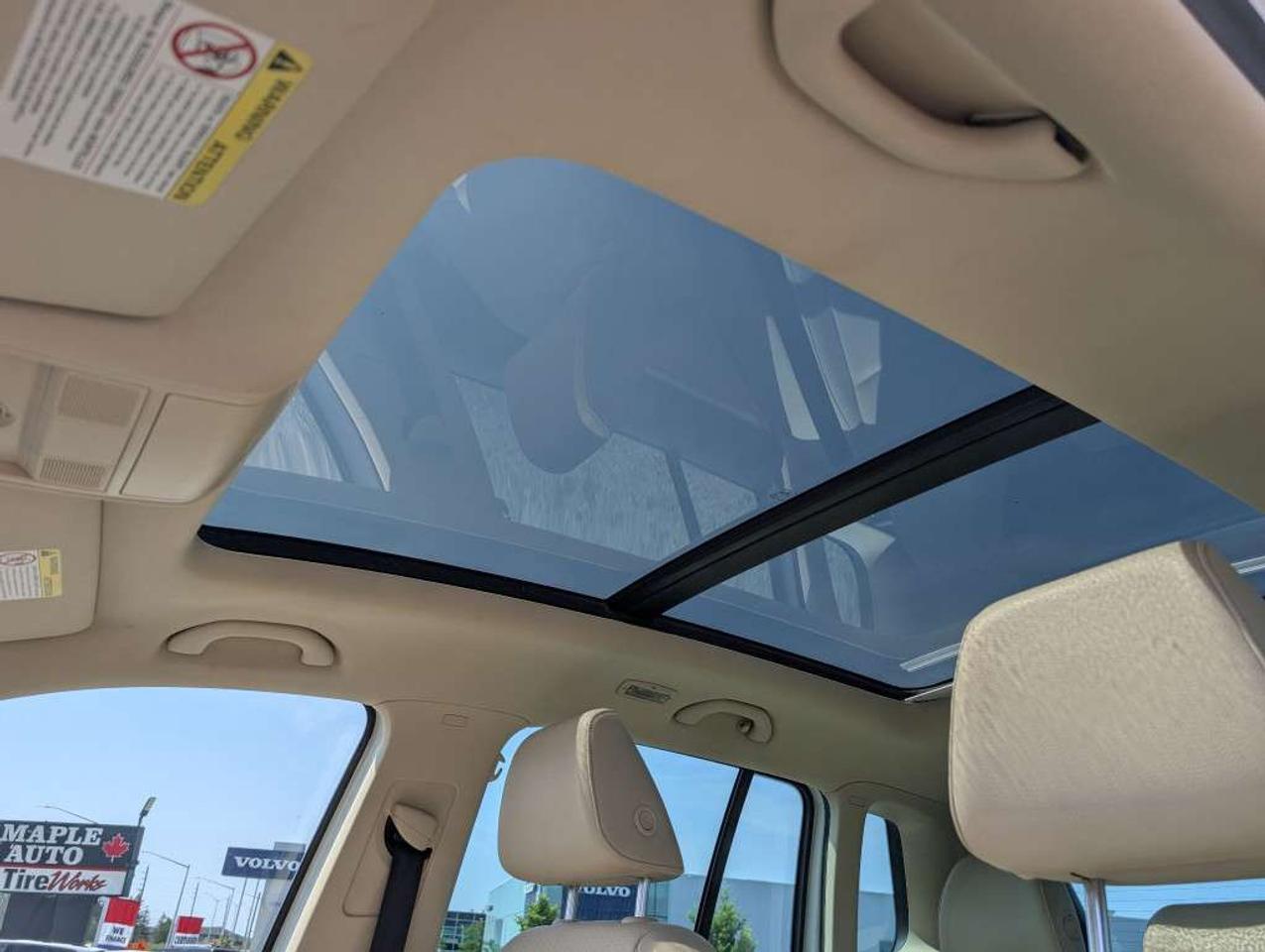 2016 Volkswagen Tiguan HIGHLINE  NAV   PANO ROOF   LEATHER   CAMERA Photo