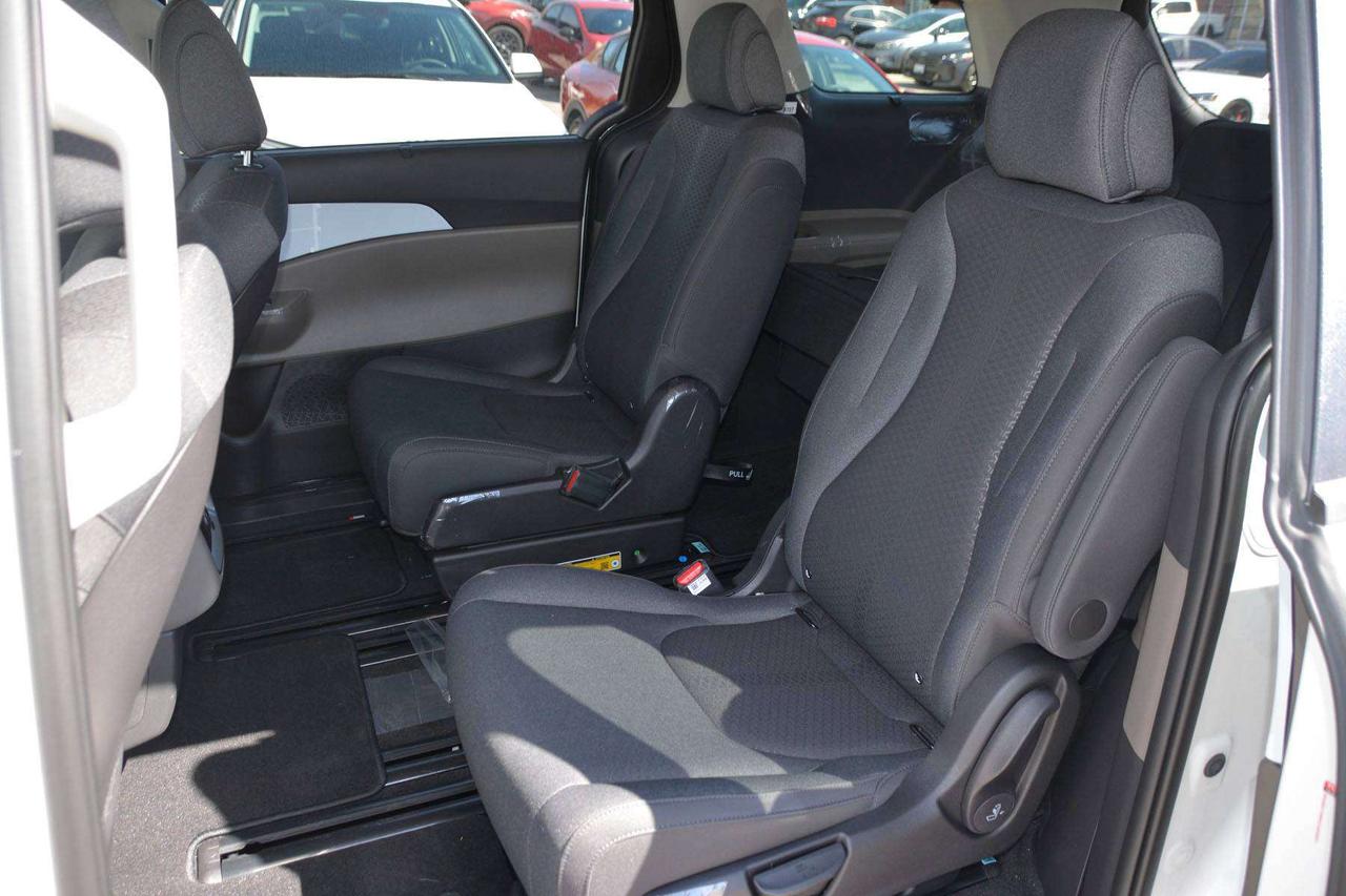 2026 Kia Carnival LX Photo