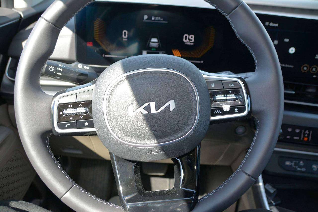 2026 Kia Carnival LX Photo