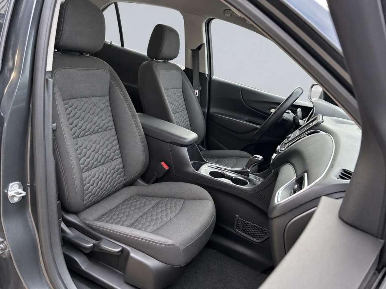 2019 Chevrolet Equinox 2019 Chevrolet Equinox LT   AWD   Heated Seats   Apple CarPlay & Android Auto   Backup Camera   Remote Start   Alloy Whee Photo