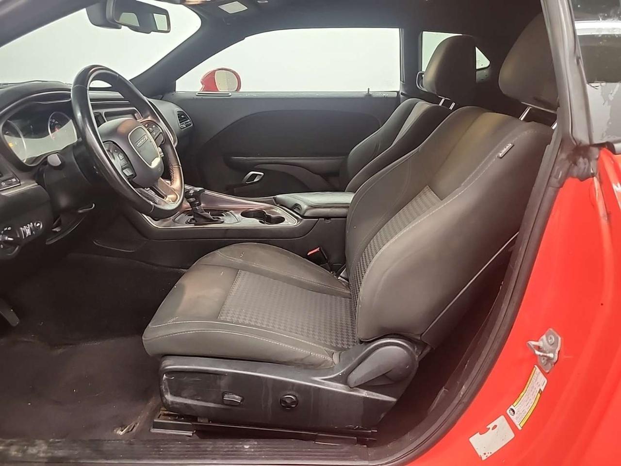 2017 Dodge Challenger 2dr Cpe SXT Photo