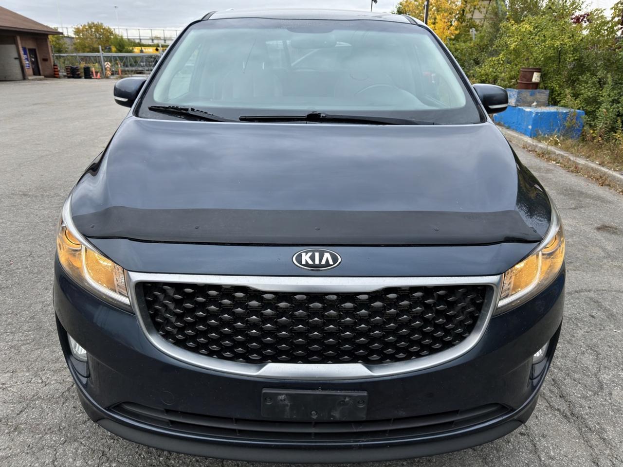 2017 Kia Sedona SX+ Photo1