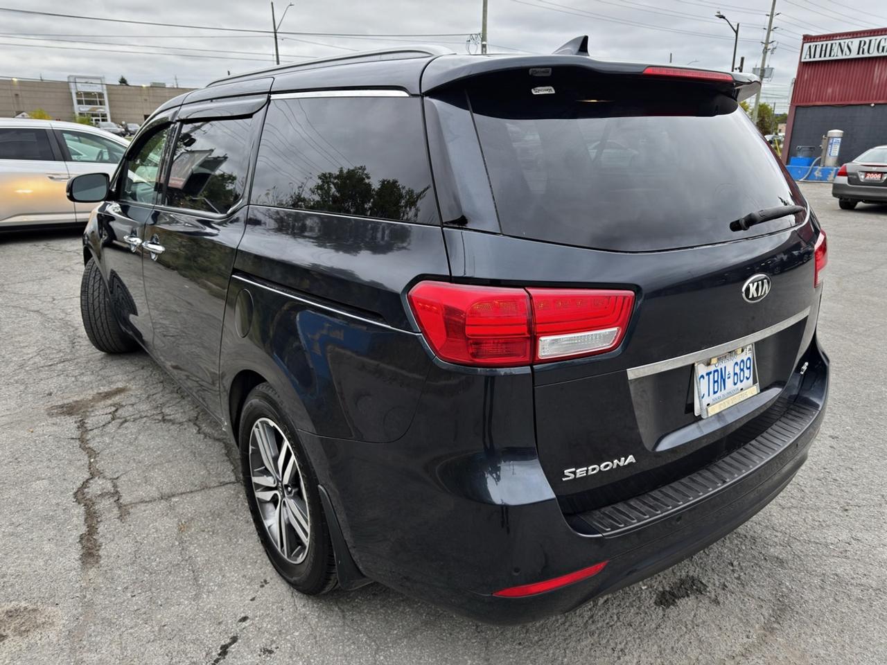 2017 Kia Sedona SX+ Photo