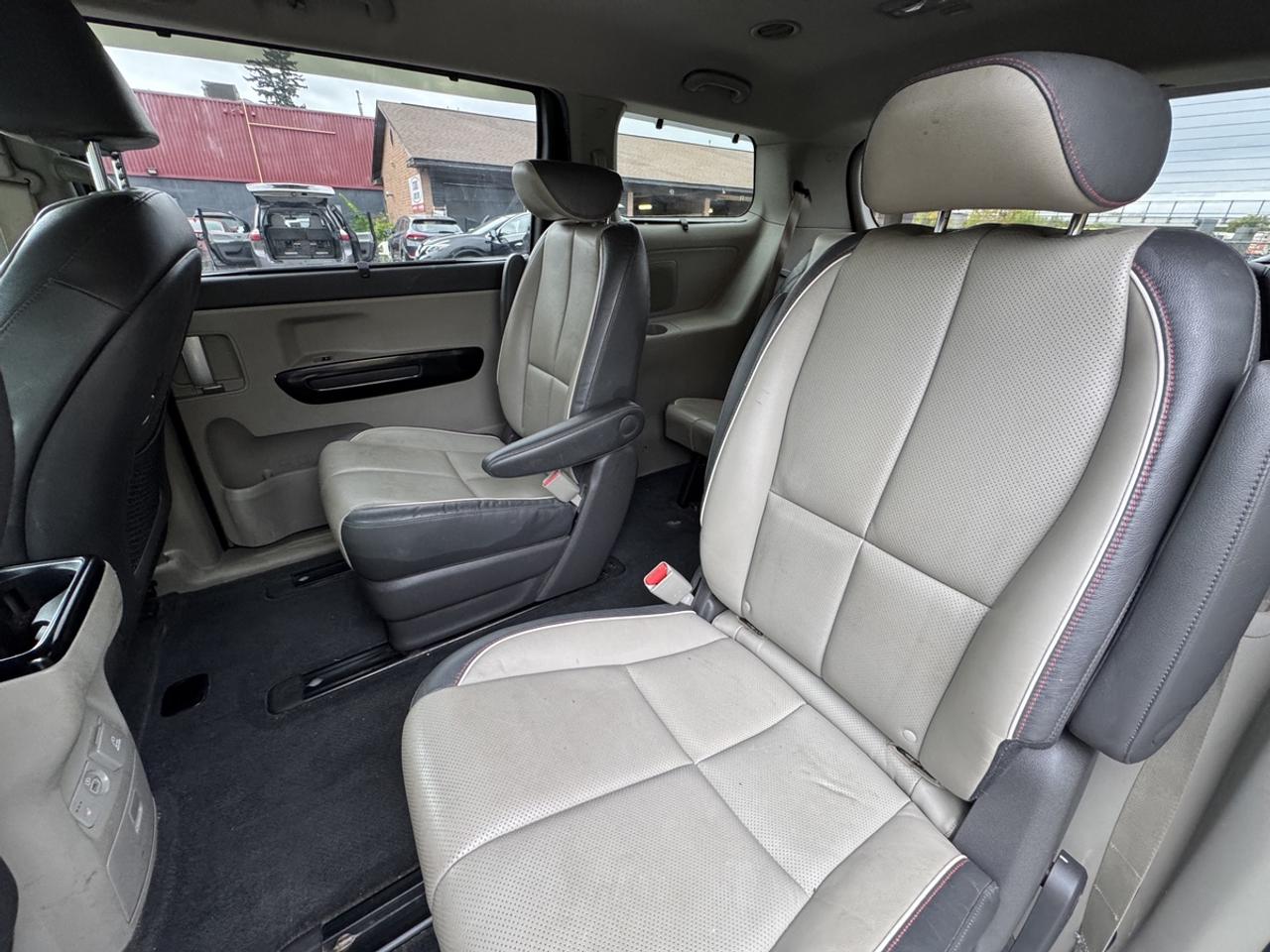 2017 Kia Sedona SX+ Photo