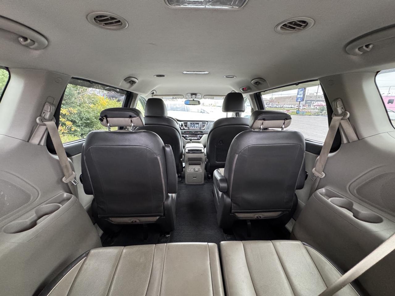 2017 Kia Sedona SX+ Photo