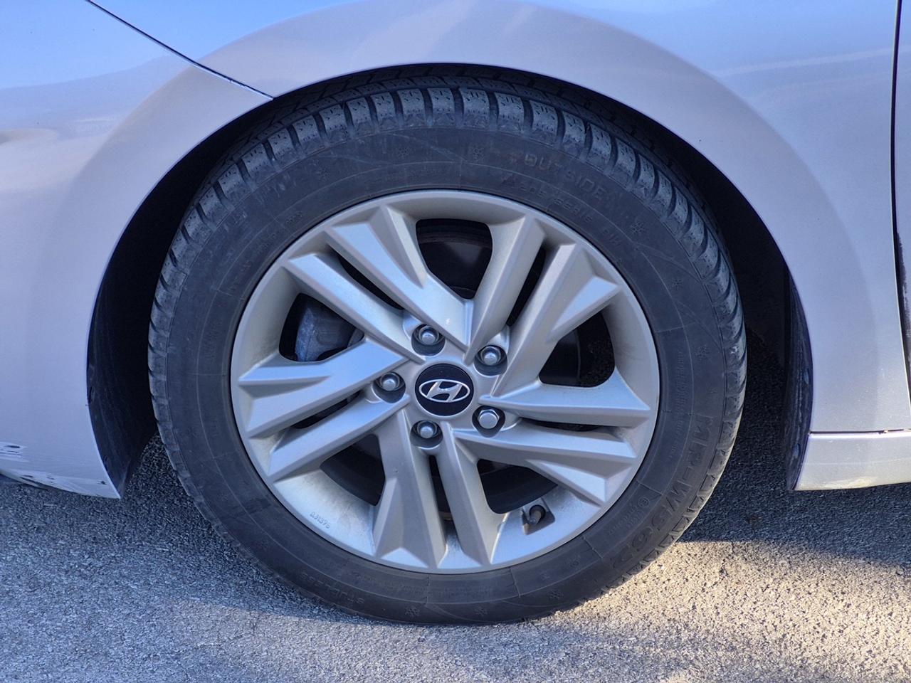 2019 Hyundai Elantra Preferred Photo