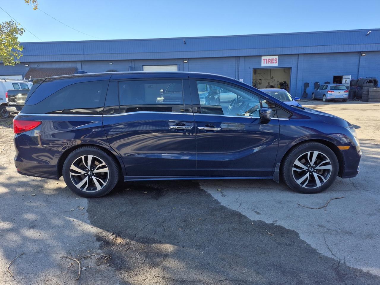 2018 Honda Odyssey Touring Photo