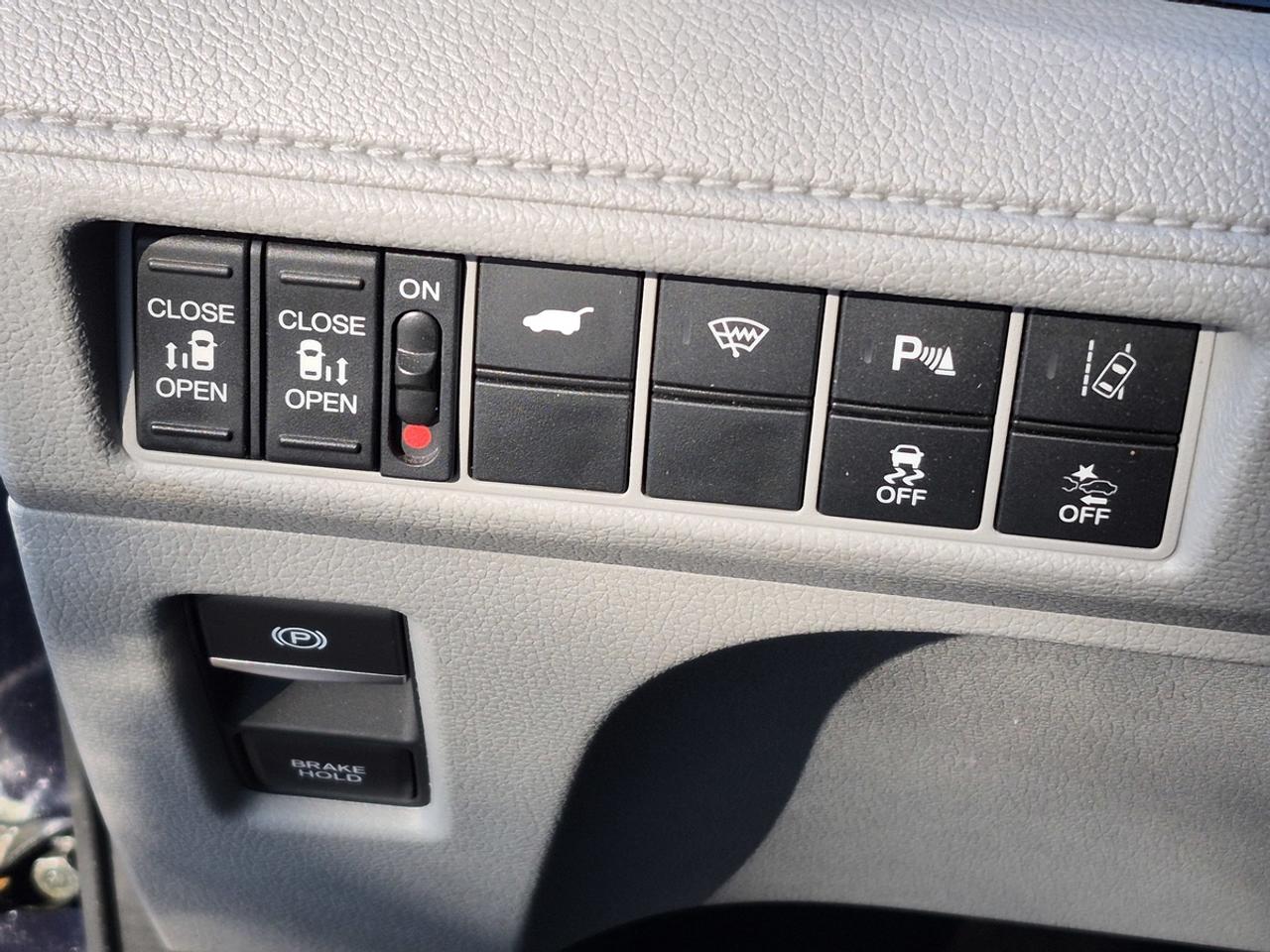 2018 Honda Odyssey Touring Photo