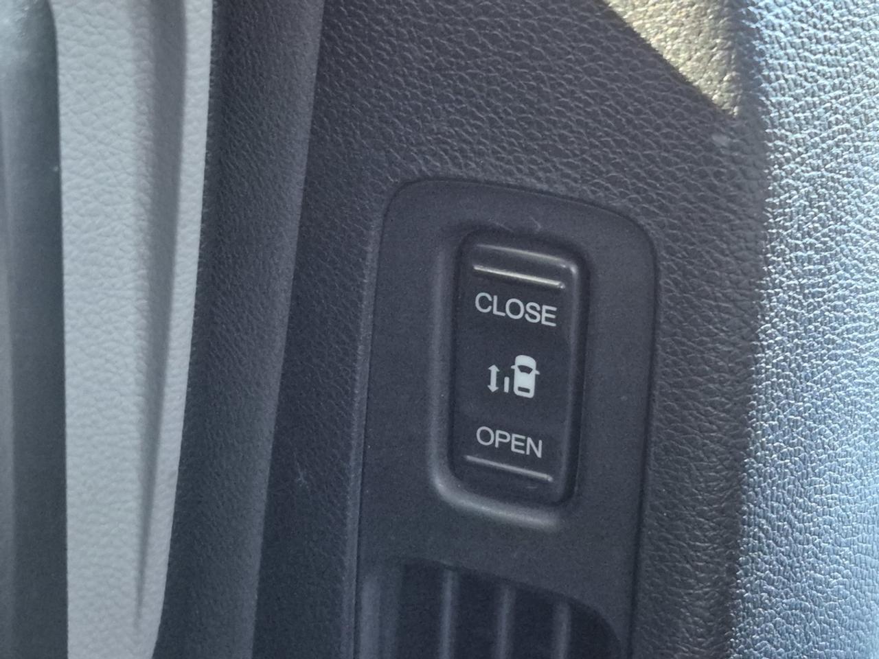 2018 Honda Odyssey Touring Photo
