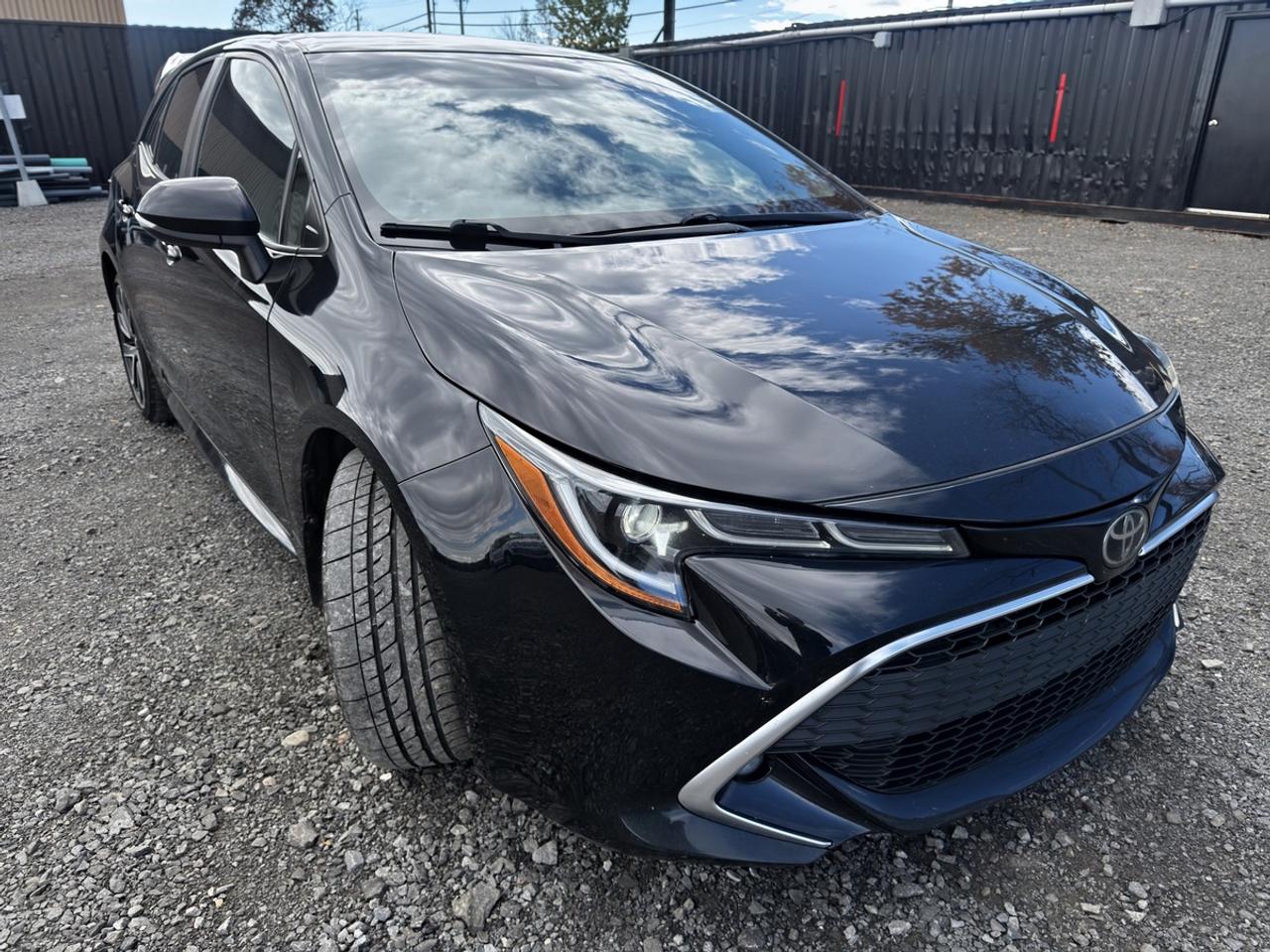 2020 Toyota Corolla XSE Photo2