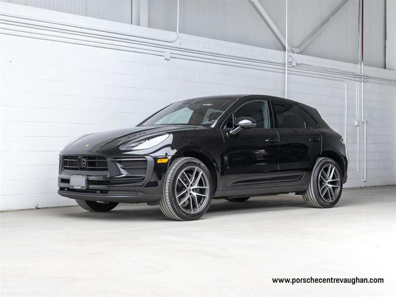 2025 Porsche Macan  Photo0