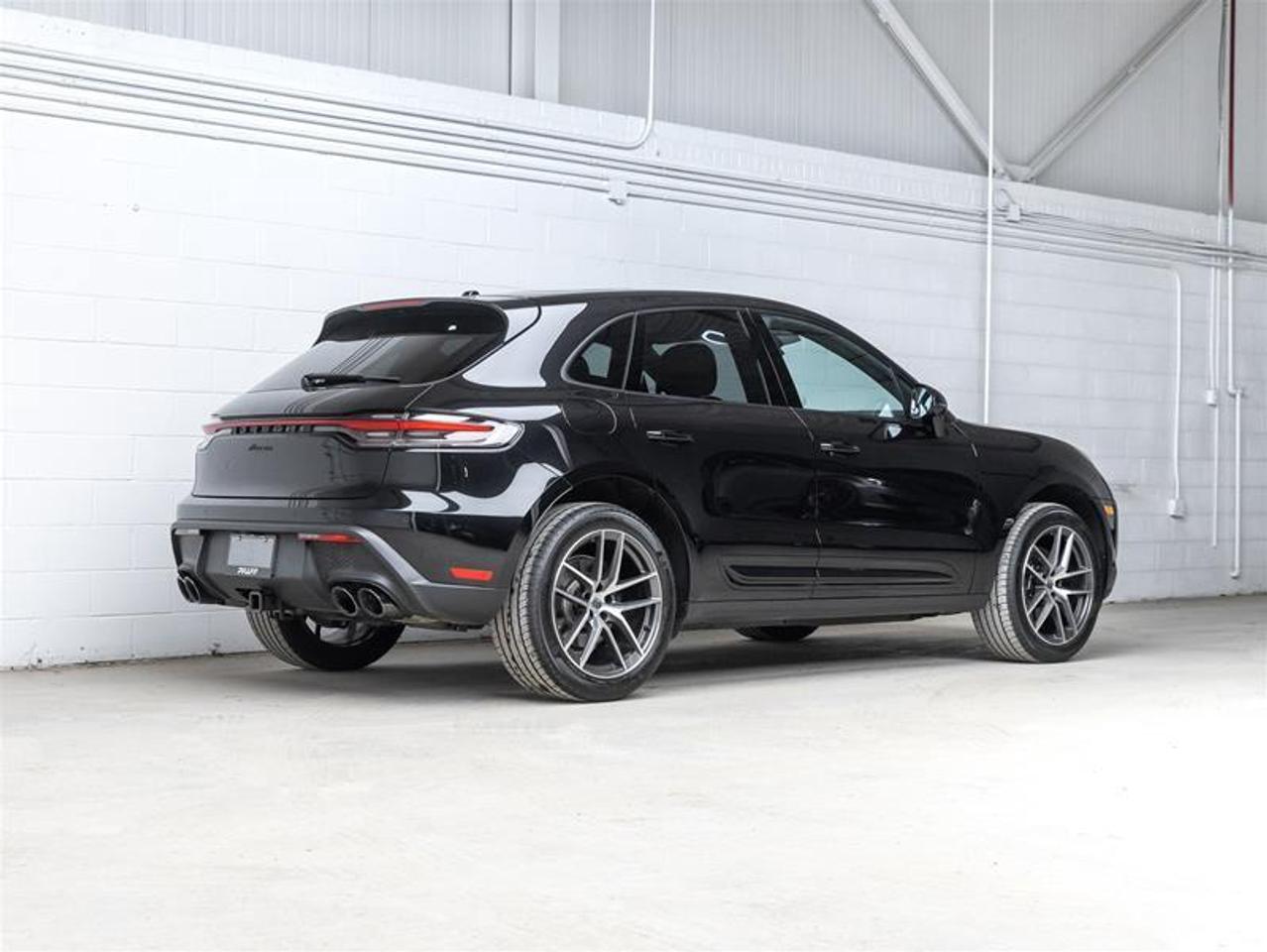 2025 Porsche Macan  Photo