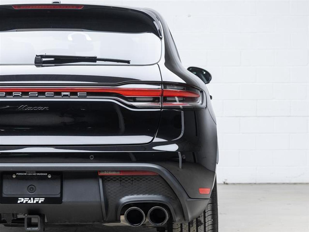 2025 Porsche Macan  Photo