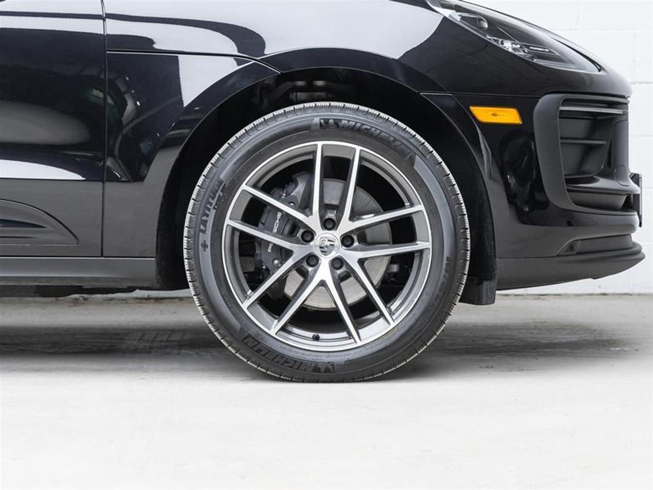 2025 Porsche Macan  Photo