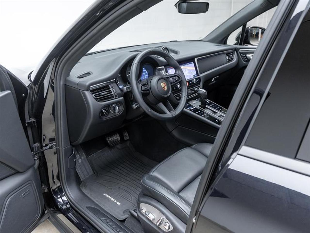 2025 Porsche Macan  Photo