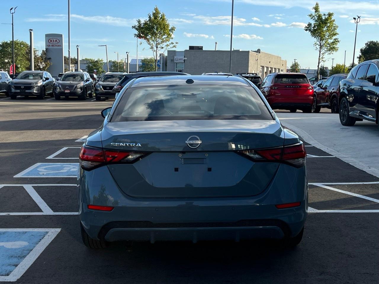 2025 Nissan Sentra SV CVT Photo