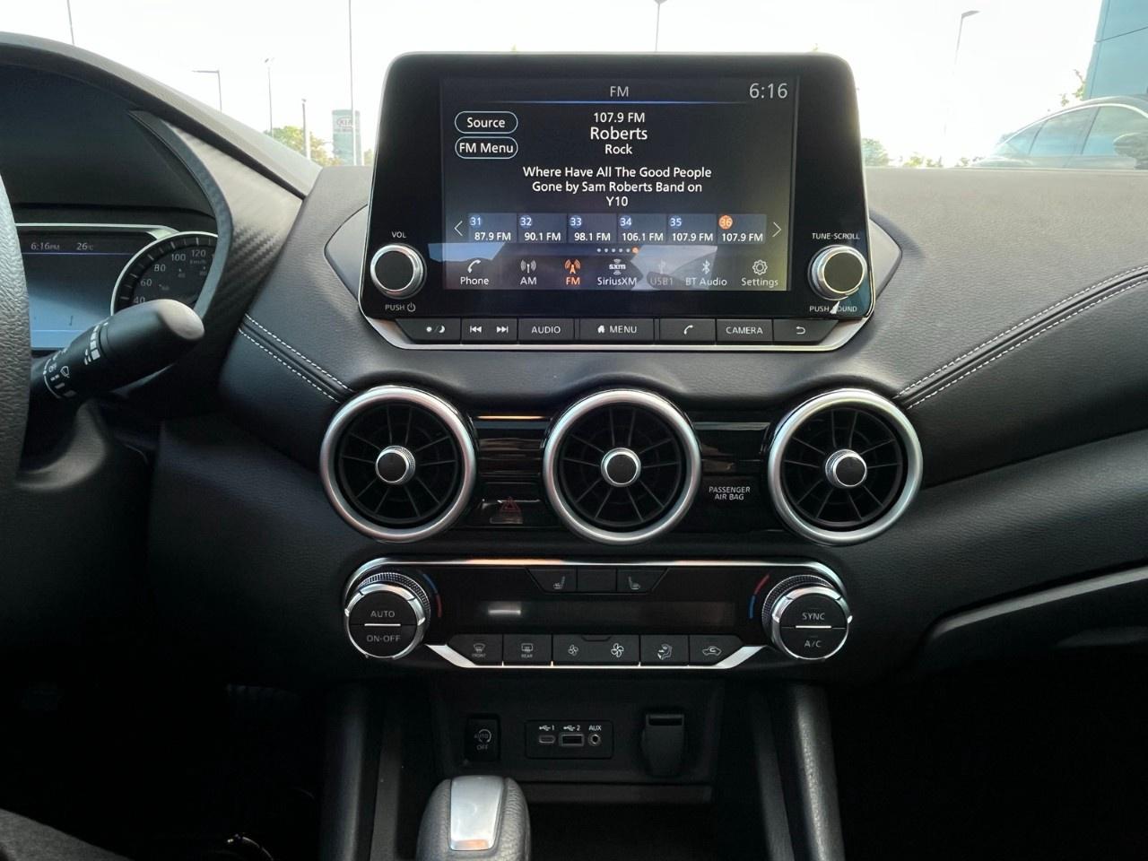 2025 Nissan Sentra SV CVT Photo