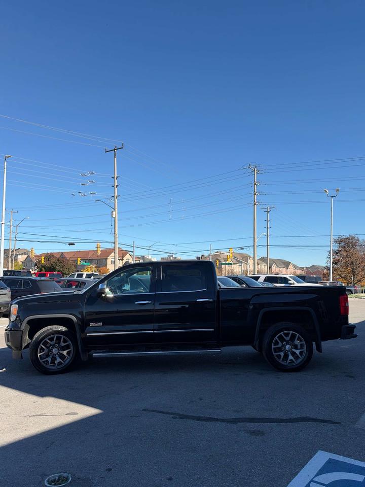 2015 GMC Sierra 1500 4WD Crew Cab 143.5 SLE Photo