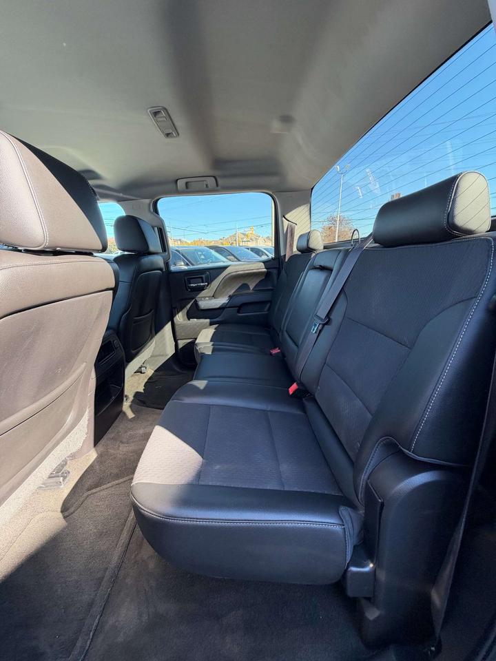 2015 GMC Sierra 1500 4WD Crew Cab 143.5 SLE Photo