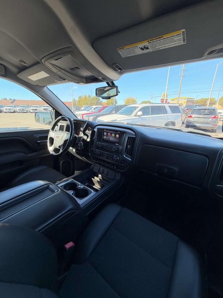 2015 GMC Sierra 1500 4WD Crew Cab 143.5 SLE Photo