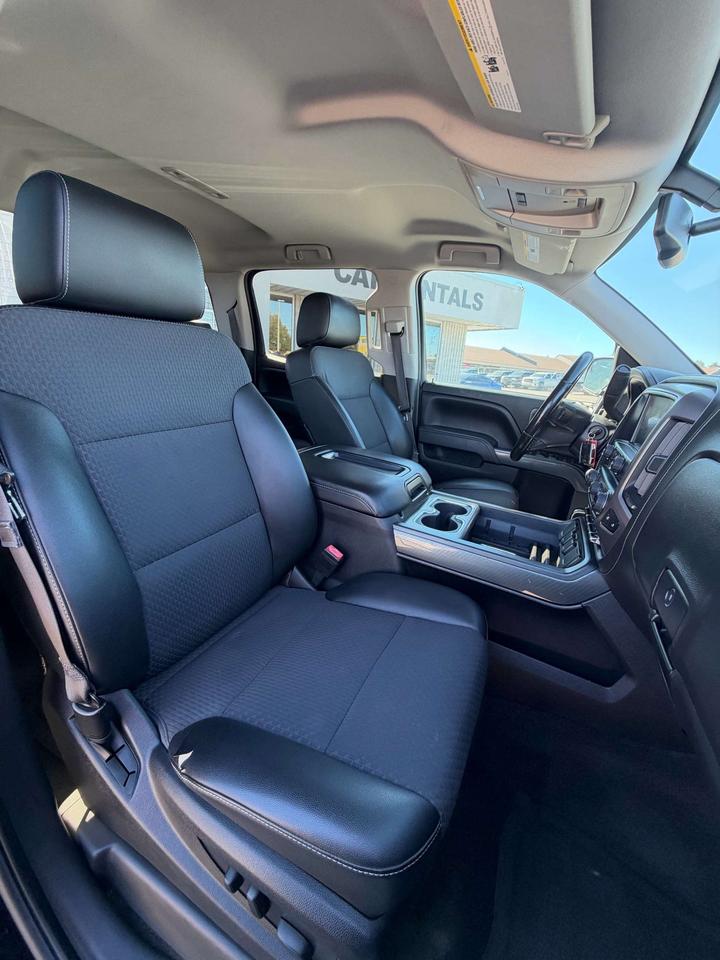 2015 GMC Sierra 1500 4WD Crew Cab 143.5 SLE Photo