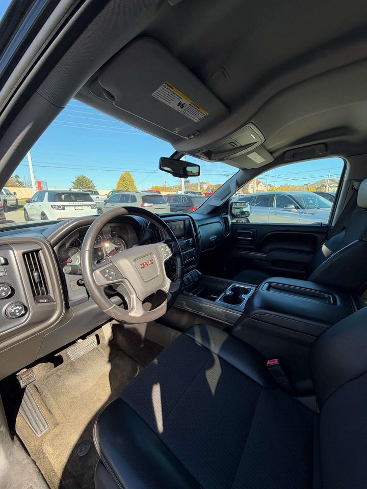 2015 GMC Sierra 1500 4WD Crew Cab 143.5 SLE Photo