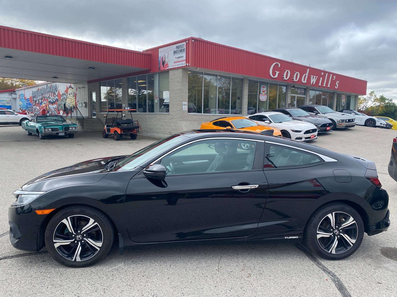 2018 Honda Civic TOURING, LEATHER, REMOTE START, CLEAN CARFAX! Photo