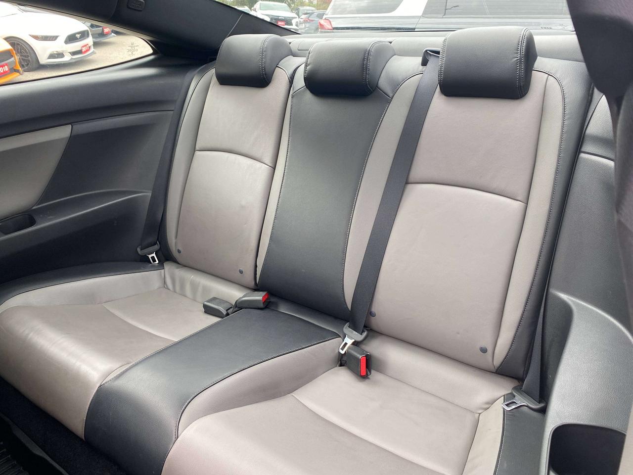 2018 Honda Civic TOURING, LEATHER, REMOTE START, CLEAN CARFAX! Photo
