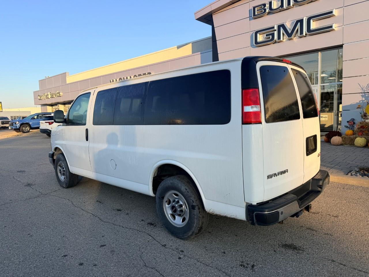 2019 GMC Savana Passenger RWD 2500 135" LT Photo3