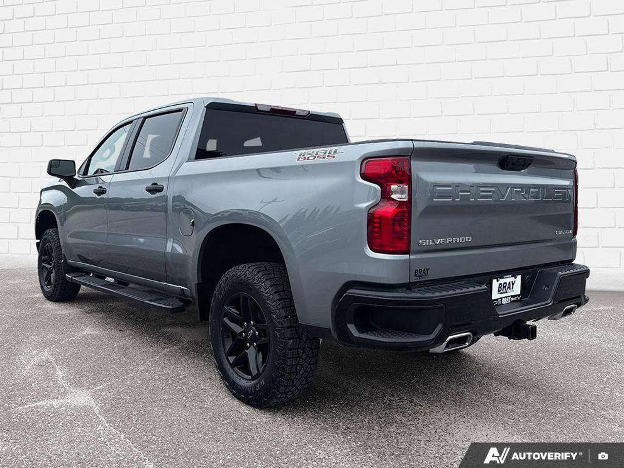 2026 Chevrolet Silverado 1500 TONNEAU. BEDLINER. ALL WEATHER MATS. TRAILER BRAKE CONTROLLER. HITCH GUIDANCE. Photo