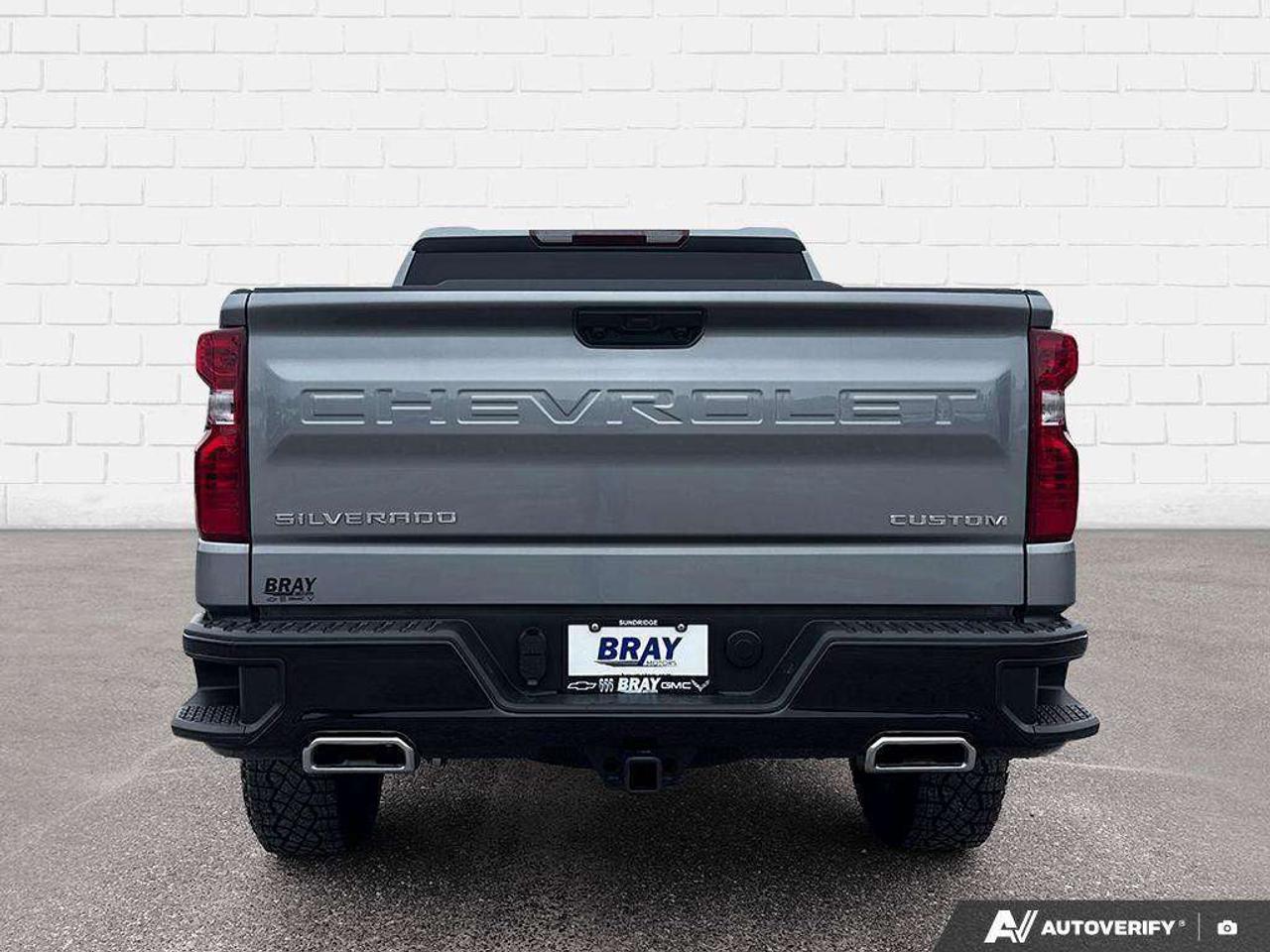 2026 Chevrolet Silverado 1500 TONNEAU. BEDLINER. ALL WEATHER MATS. TRAILER BRAKE CONTROLLER. HITCH GUIDANCE. Photo