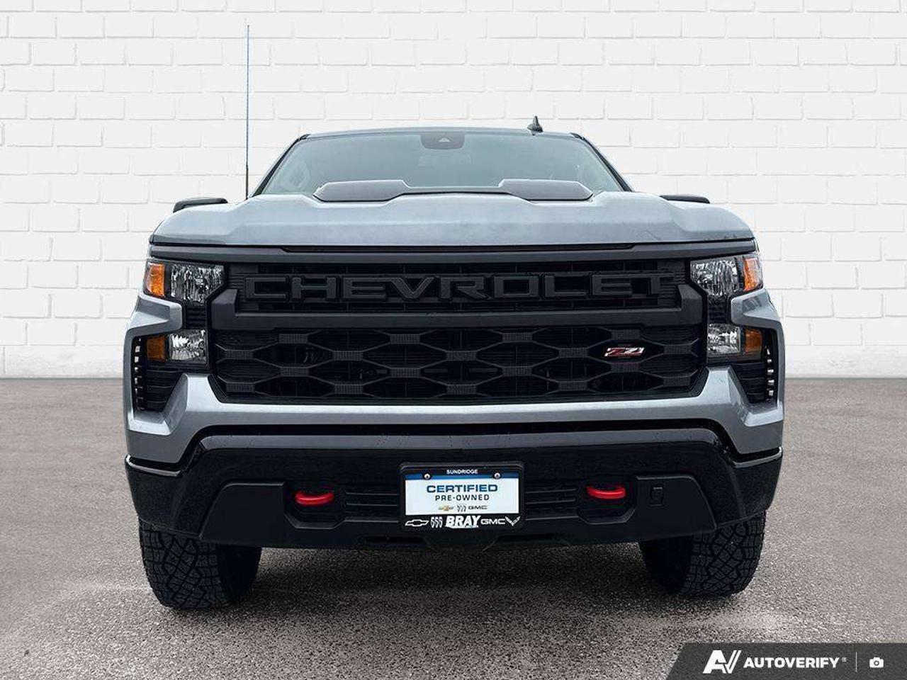 2026 Chevrolet Silverado 1500 TONNEAU. BEDLINER. ALL WEATHER MATS. TRAILER BRAKE CONTROLLER. HITCH GUIDANCE. Photo